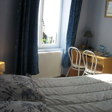 לינה וארוחת בוקר La Maison D'heloise 2*