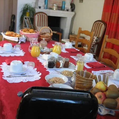 לינה וארוחת בוקר La Maison D'heloise