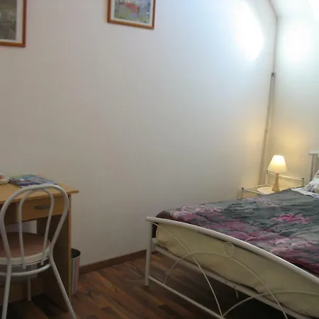 לינה וארוחת בוקר La Maison D'heloise Pruillé